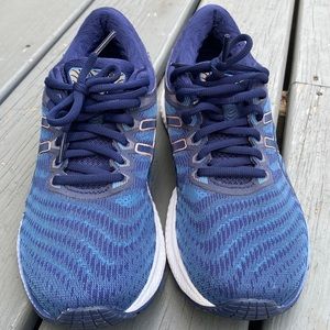 Womens Asics Sneakers.  Size 8